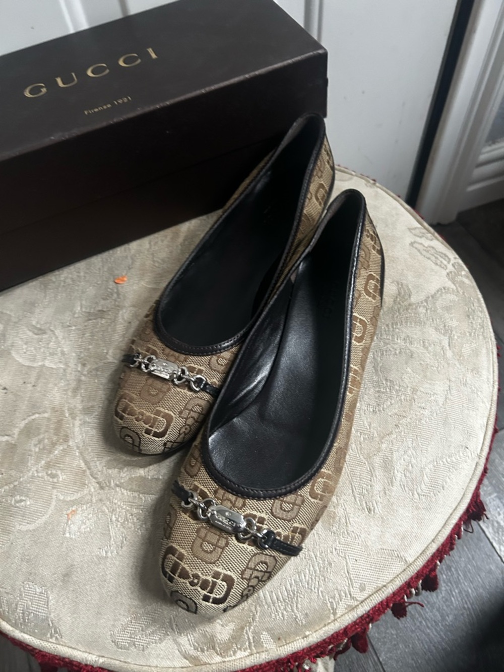 Gucci Brown Monogram Canvas Flats with Black Trim Sz 39. - Picture 15 of 16